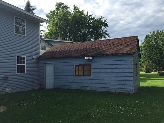 3rd image of 141 S Park St