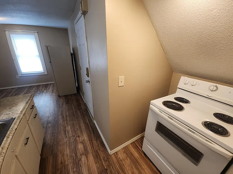 27 Fairview Ave #27B — Photo 7