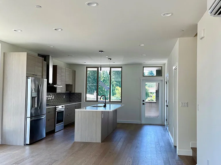 18402 Corliss Ave N #A — Photo 9