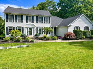 11220 Hidden Springs Dr, Chardon, OH 44024