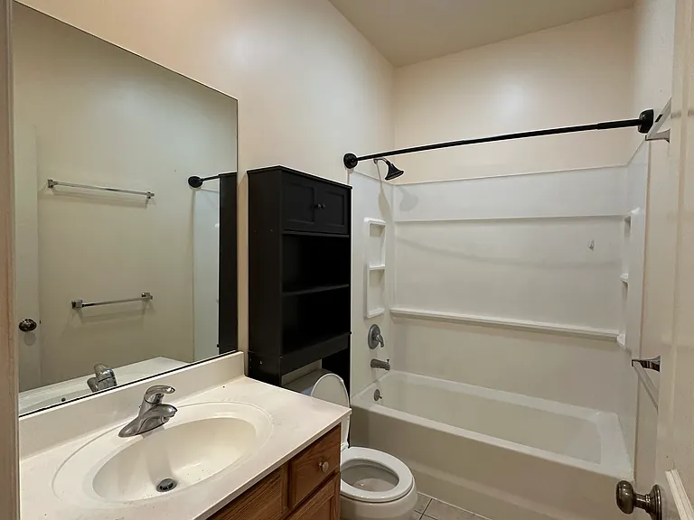 14 Railroad St #6 — Photo 3