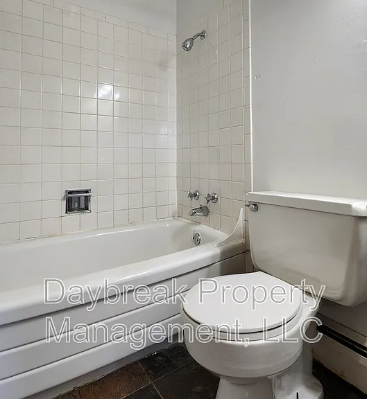 915 7th Ave N #17 — Photo 12