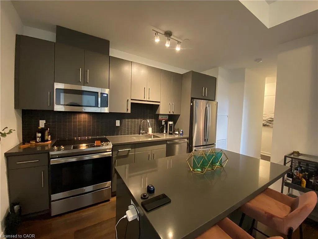 2 bed, 2.0 bath, 973 sqft, $3,600 — Photo 3
