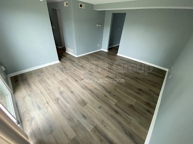 11405 Dunshire Dr — Photo 2