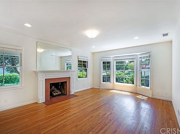 5th image of 5705 Camellia Ave