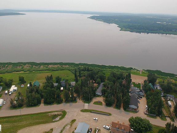 2nd image of 61 Lakeshore Dr