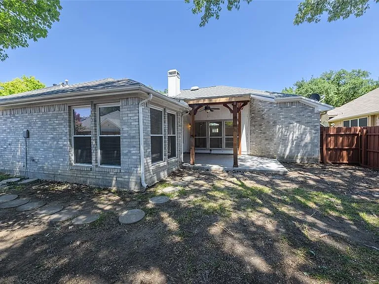 3304 Felicia Ct — Photo 32