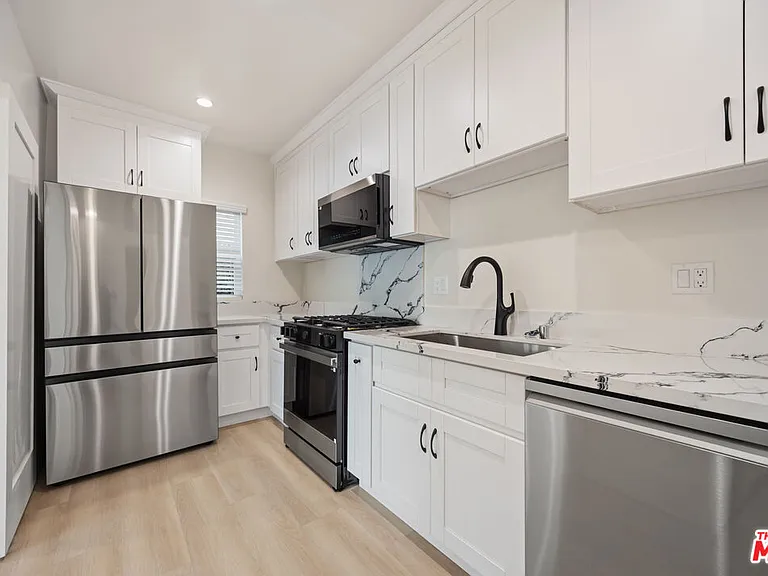 3015 W Stocker Pl — Photo 5