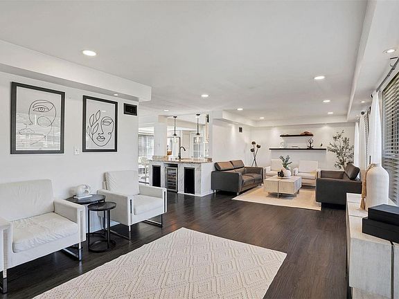 4th image of 4014 Seibert Ave