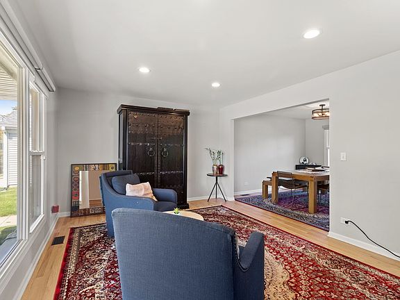 4th image of 1120 Thompson Blvd