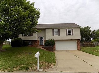 2408 Copper Creek Rd, Maryville, IL 62062