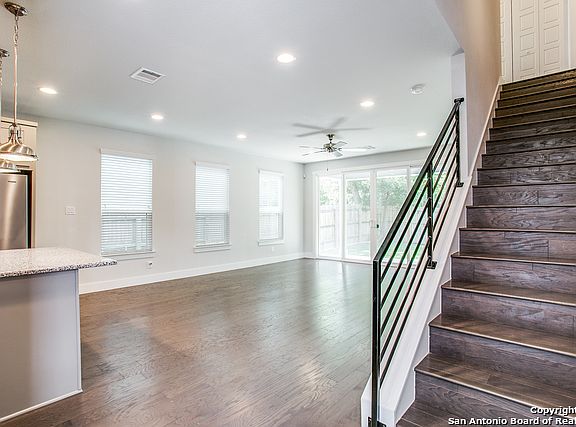 4th image of 144 Claremont Ave #102