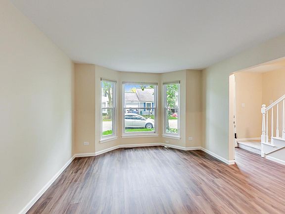 2nd image of 228 W Dartmoor Ave #1