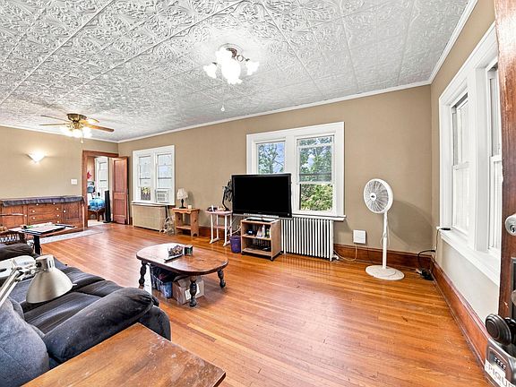 4th image of 3700 39th Ave S