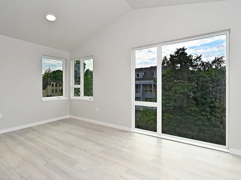 Clara Apartments — Photo 109
