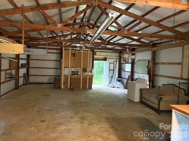 28th image of 1740 Hollywood Dr