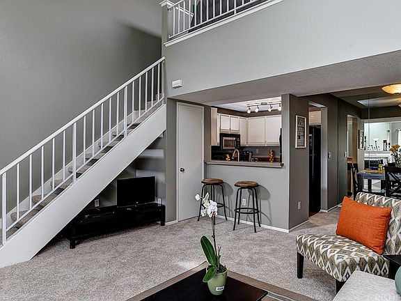 4th image of 24143 Del Monte Dr Unit 274