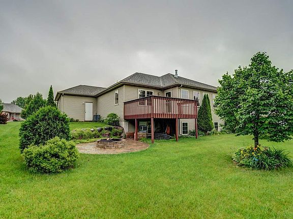 3rd image of 304 E Northlawn Dr