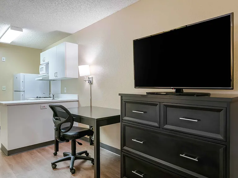 Studio Suite - 1 Queen Bed
