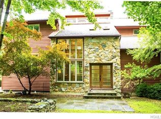 2 Mountain Crest Ct, Cornwall On Hudson, NY 12520