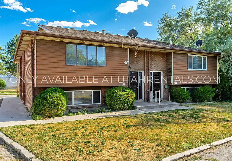228 W Foxbridge Dr — Photo 16