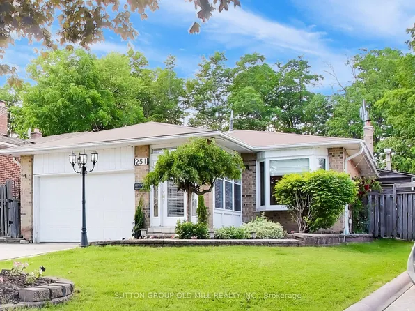 251 Chalfield Ln, Mississauga, ON L4Z 1L1