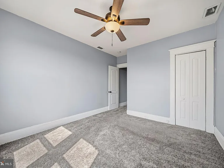 1516 N Luzerne Ave — Photo 20