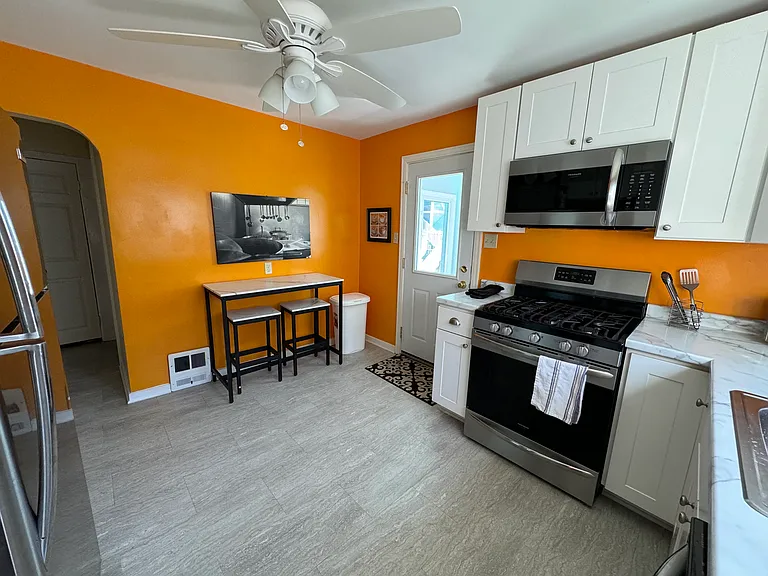 233 Dawson Ave #1 — Photo 5
