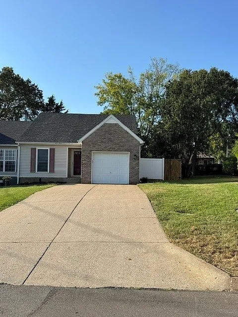 2 bed, 1070 sqft, $1,525 — Photo 1