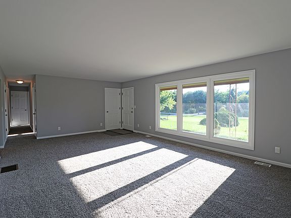3rd image of 7N101 Brierwood Dr