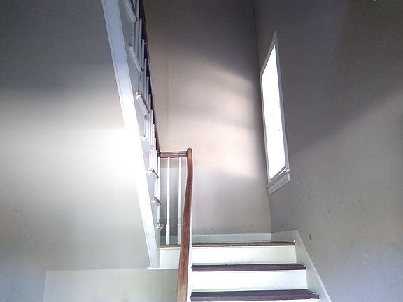 2nd image of 742 Mulberry St