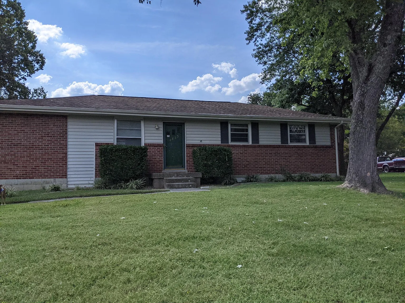 3 bed, 1275 sqft, $1,900 — Photo 1