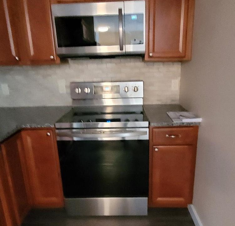 185 Summer St Auburn ME Zillow