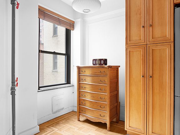 4th image of 243 W 70th St APT 7D