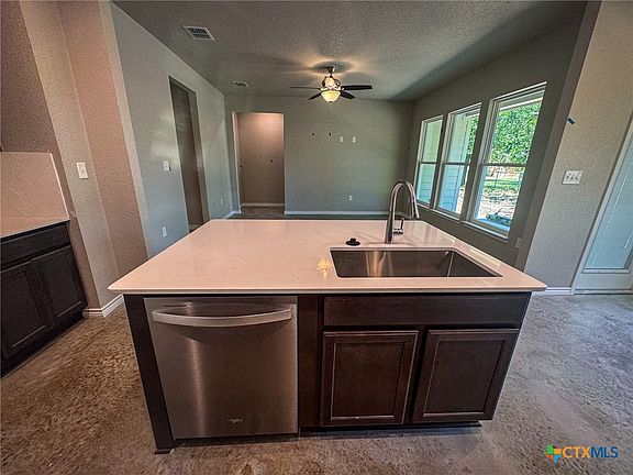 5th image of 105 Elm Ln