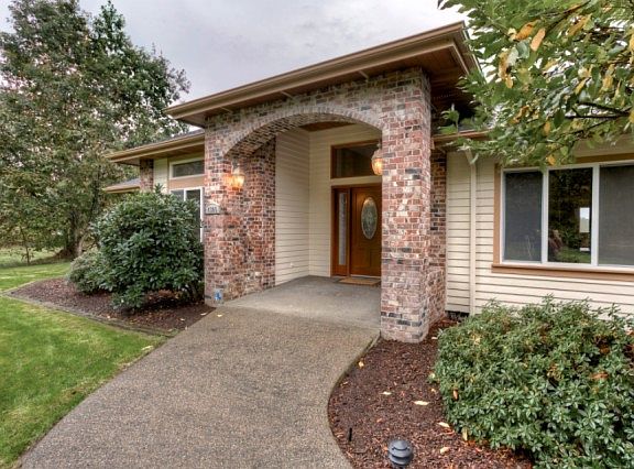 3rd image of 4305 227th Avenue Ct E