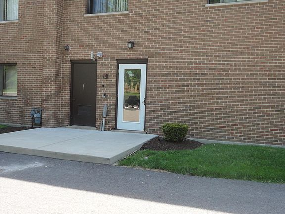 2nd image of 1110 Chalet Dr APT 302