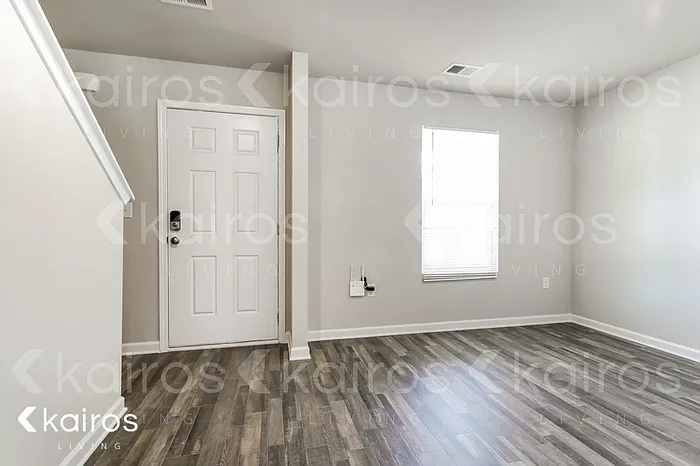 833 Dove Tree Ln — Photo 2