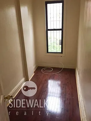Rented by Sidewalk Realty LLC | media 14