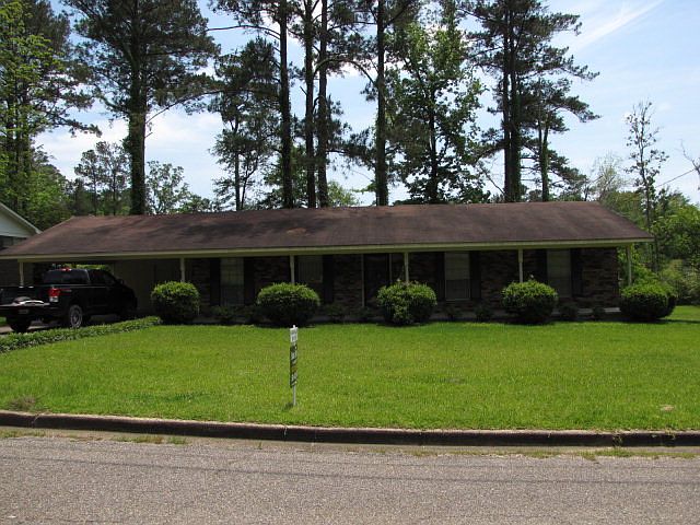 1st image of 708 Oxford Dr