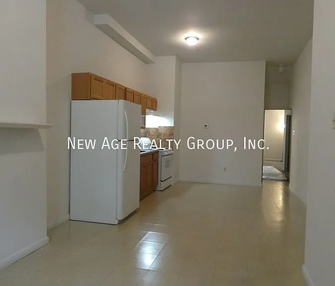 421 N 32nd St #A — Photo 8