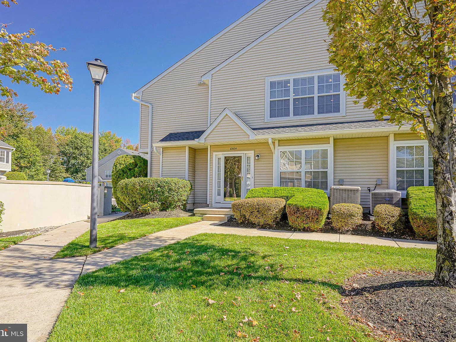 3 bed, 2.5 bath, 1688 sqft, $2,900 — Photo 4