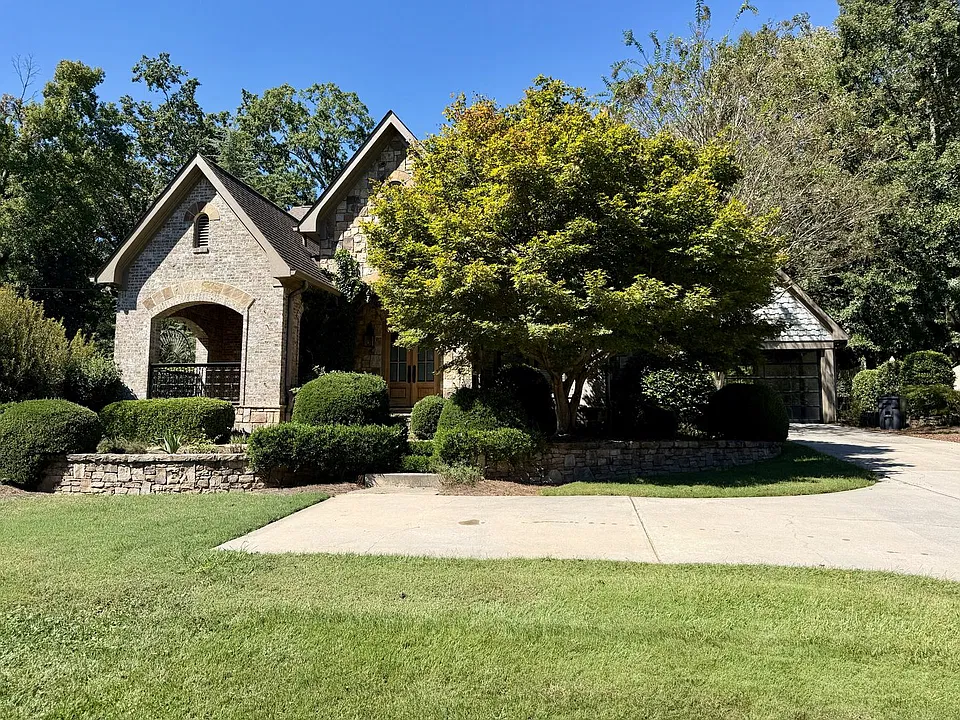 1067 Glenwood Dr