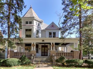 905 N McLean St, Bloomington, IL