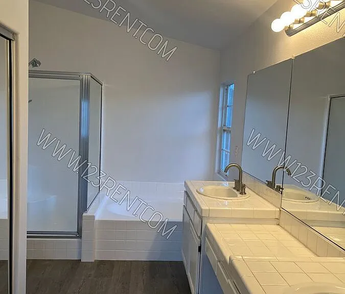 5640 W Avenue L4 — Photo 20