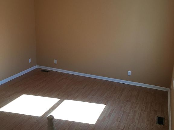 4th image of 627 Gilliam St