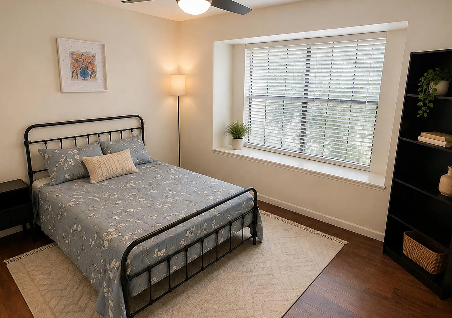 3 bed, 3.0 bath, 2016 sqft, $1,027 — Photo 1