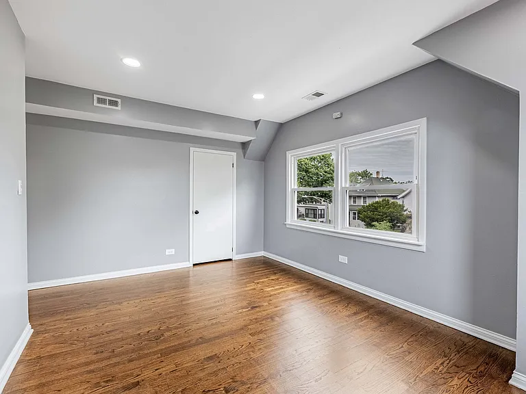 3841 W Eddy St #2 — Photo 5