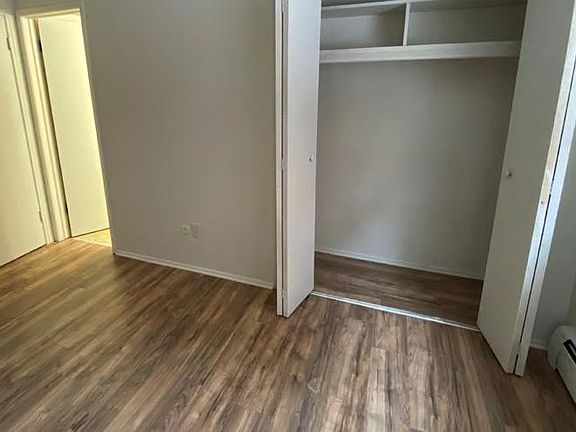 2nd image of 927 W Shiawassee St #3