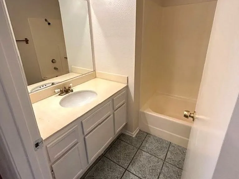 668 Kesha Ct — Photo 19